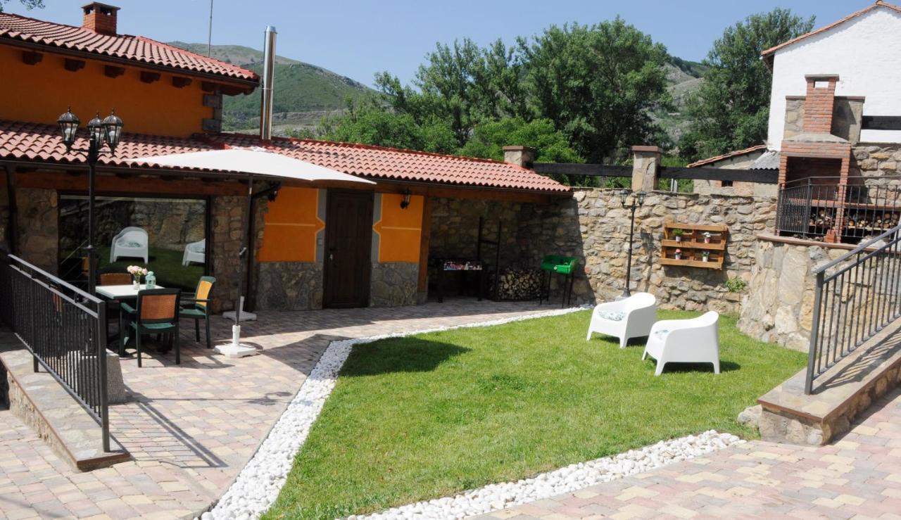 Apartamento Turistico Casas De Manuel La Pola de Gordon 外观 照片